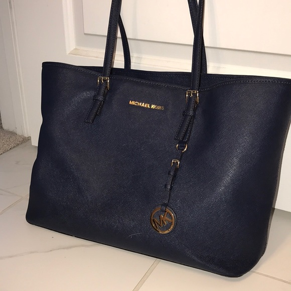 Michael Kors Handbags - Michael Kors Navy Jet Set Tote
